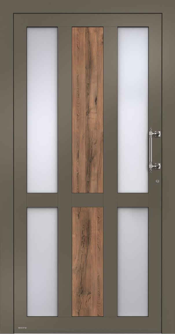 Graue Tür mit Holzpaneelen und Glasausschnitten.