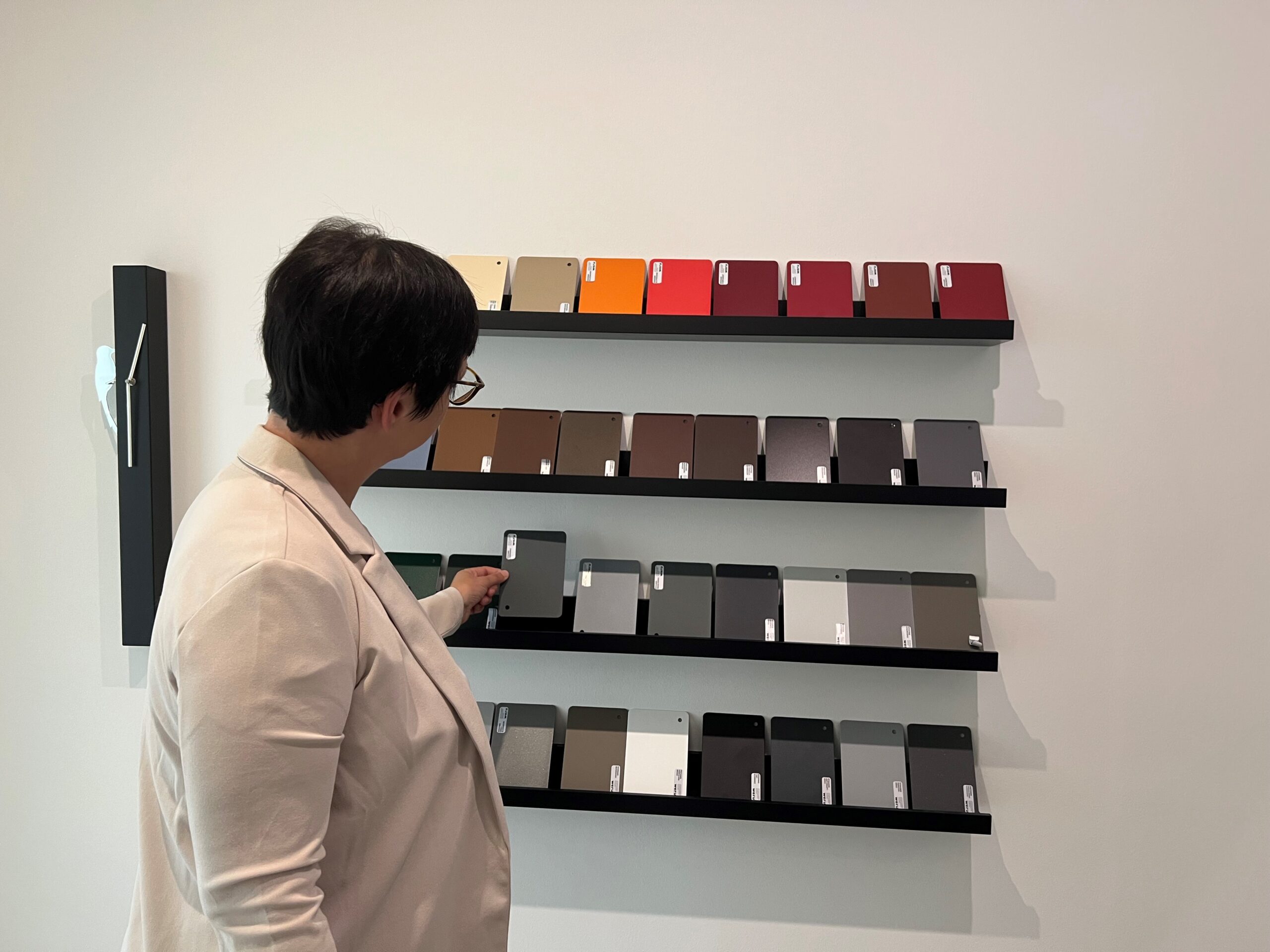 Auswahl an Farben und Materialien für Fenster
