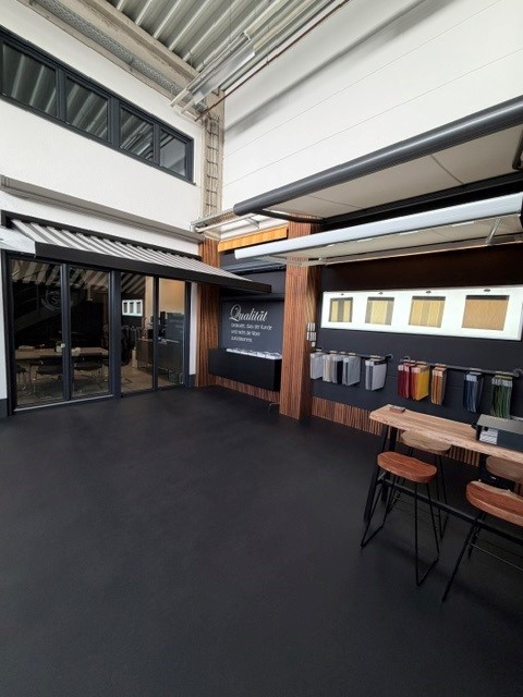 Markisen-Ausstellung mit Sonnenschutzlösungen bei Fensterkonzepte Schulze in Köln